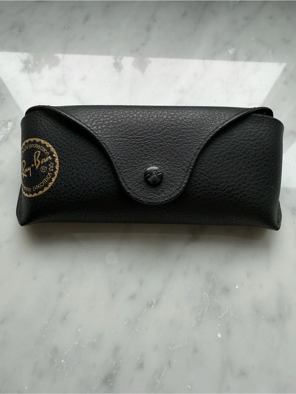 Ray-Ban image shows